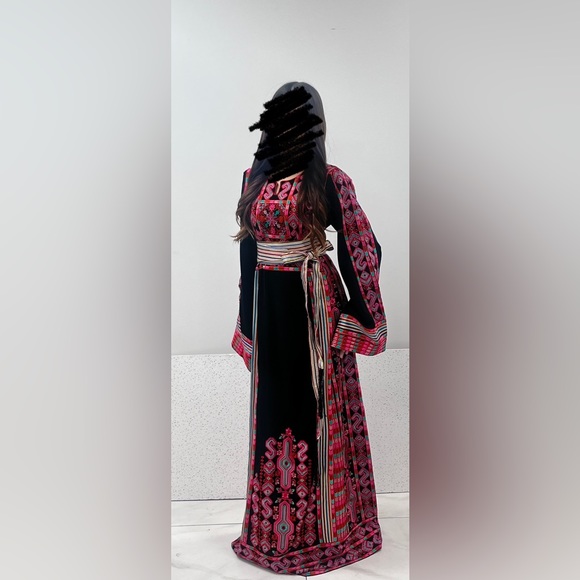 Palestinian Thobe - Picture 1 of 3